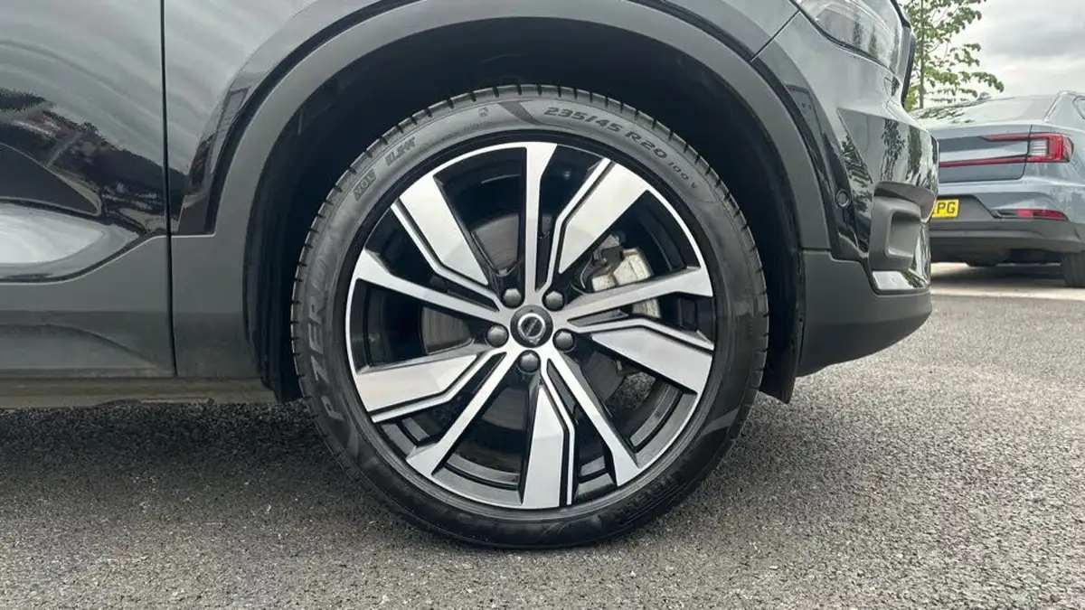 2022-volvo-xc40-e-recharge-pro-big-8