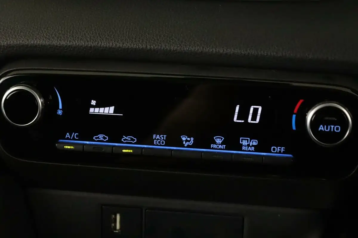 2022-toyota-yaris-15-vvt-i-icon-big-21