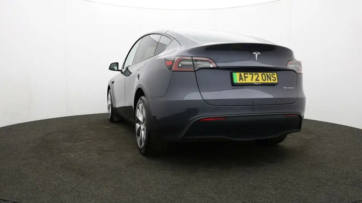 2022-tesla-model-y-e-long-range-big-74