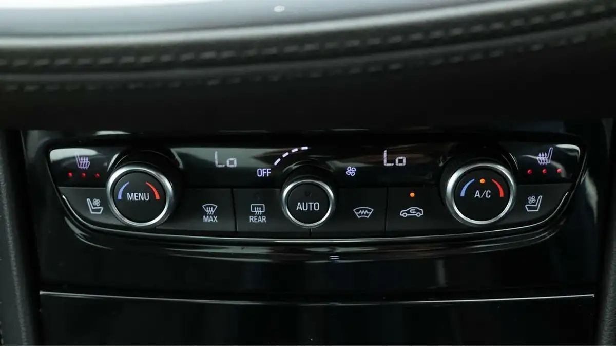 2021-vauxhall-grandland-x-15td-elite-nav-big-12