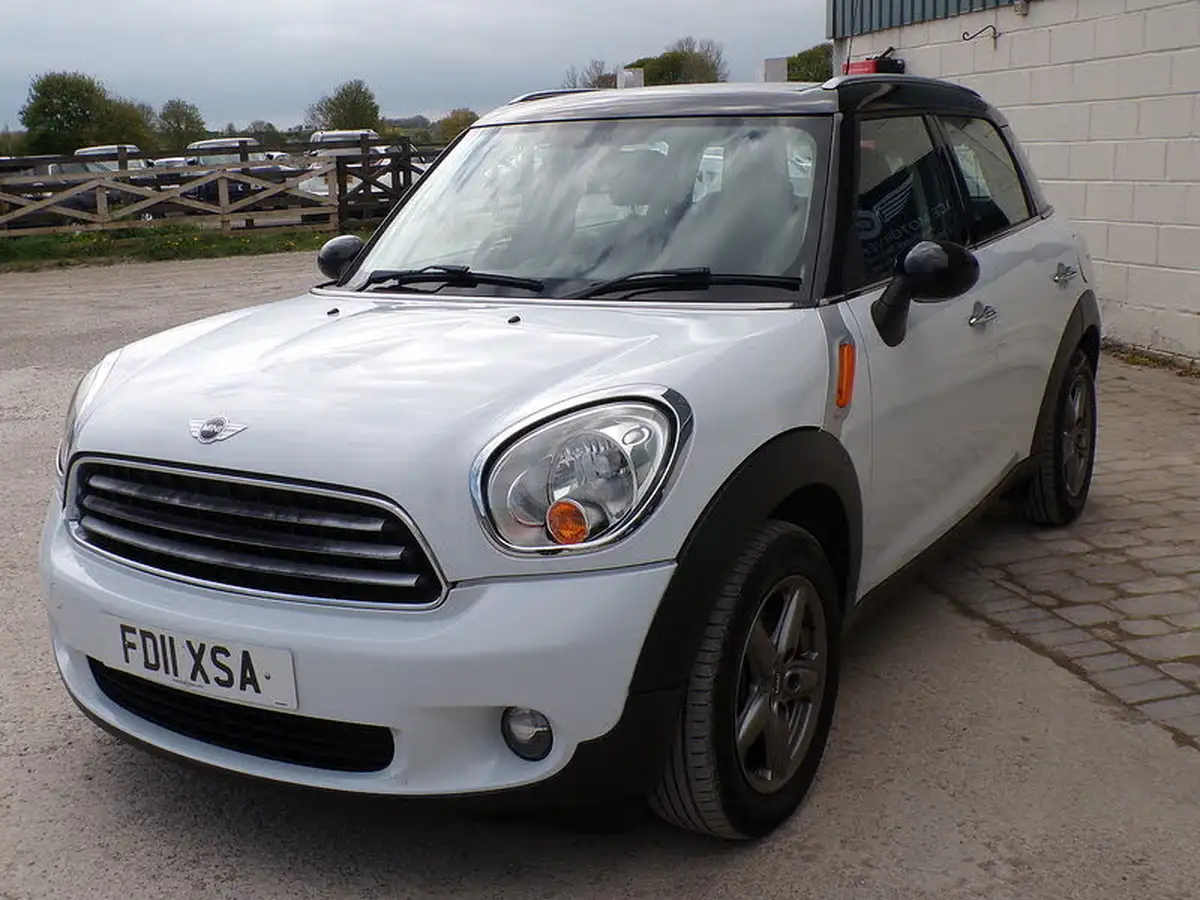 2011-mini-countryman-16td-cooper-d-112bhp-1598cc-big-3