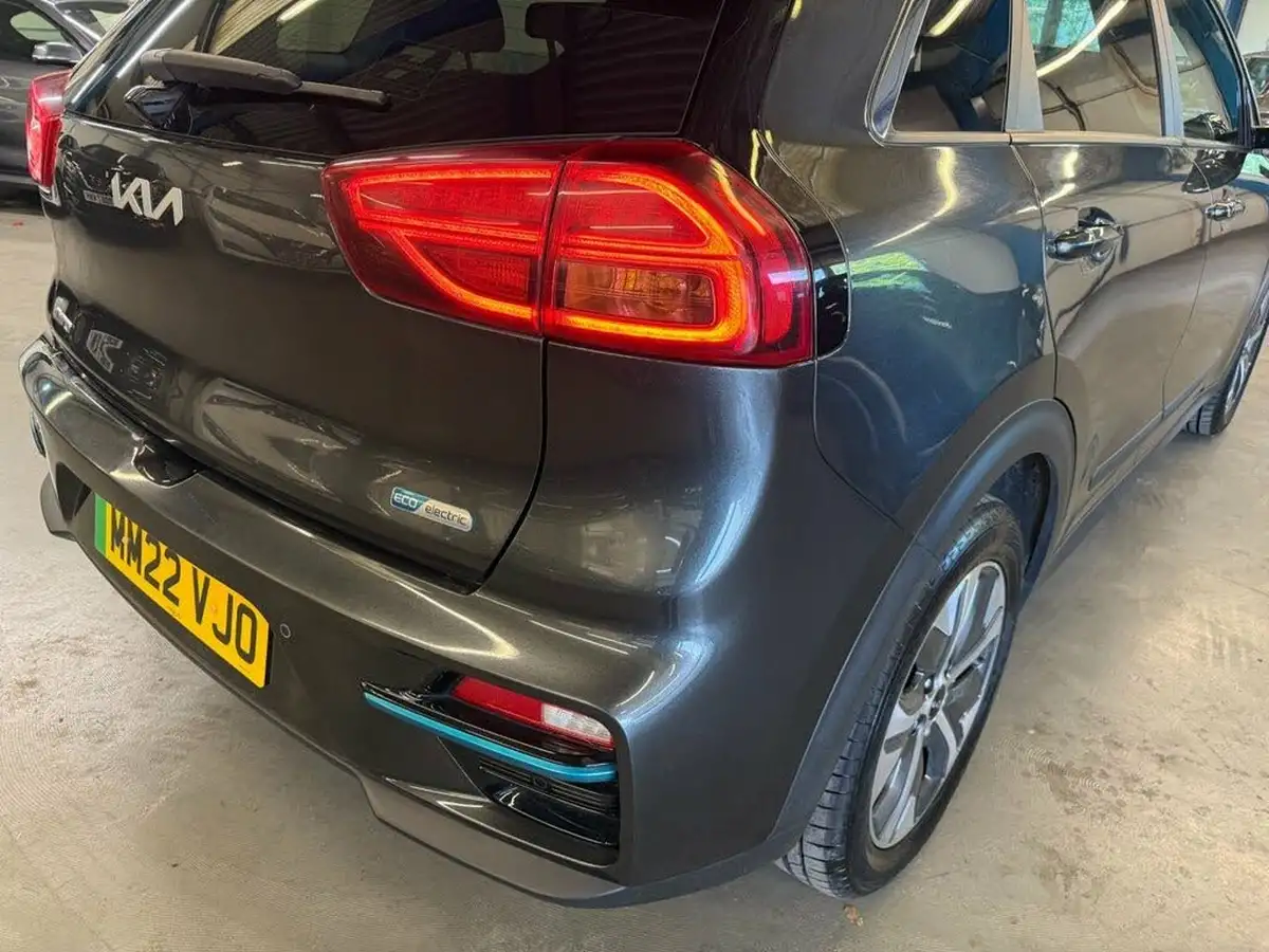 2022-kia-niro-ev-e-2-big-27