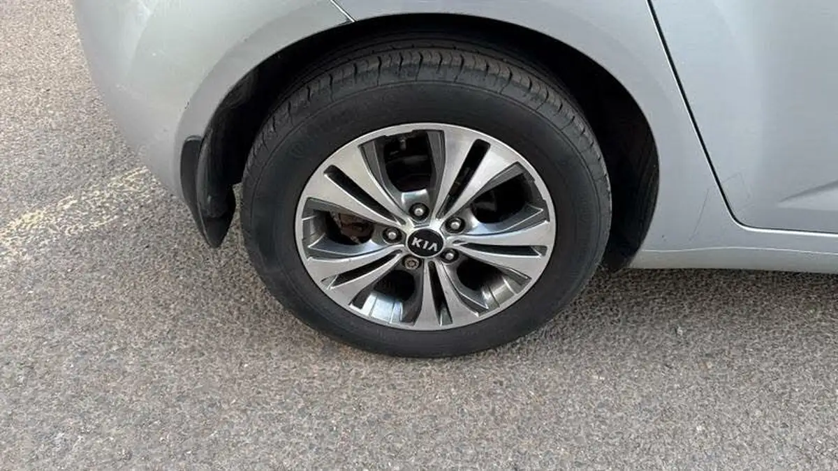 2017-kia-venga-14-sr7-big-13
