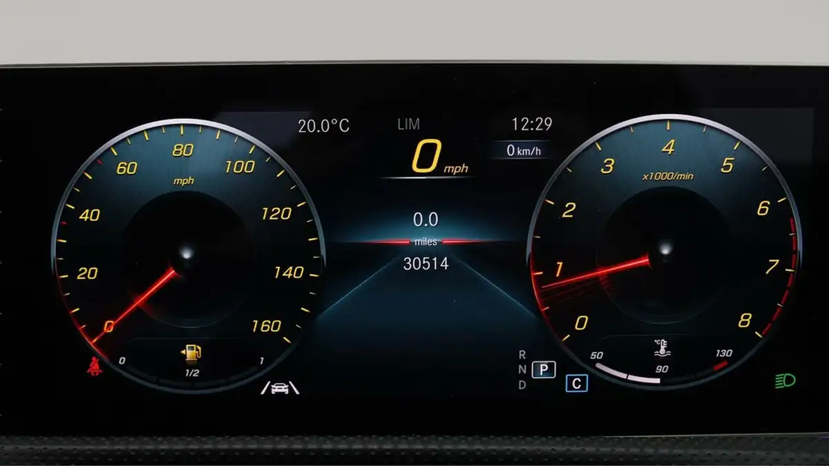 2018-mercedes-benz-a-class-13-a200-amg-line-premiumss-hatchback-5d-7g-dct-big-9