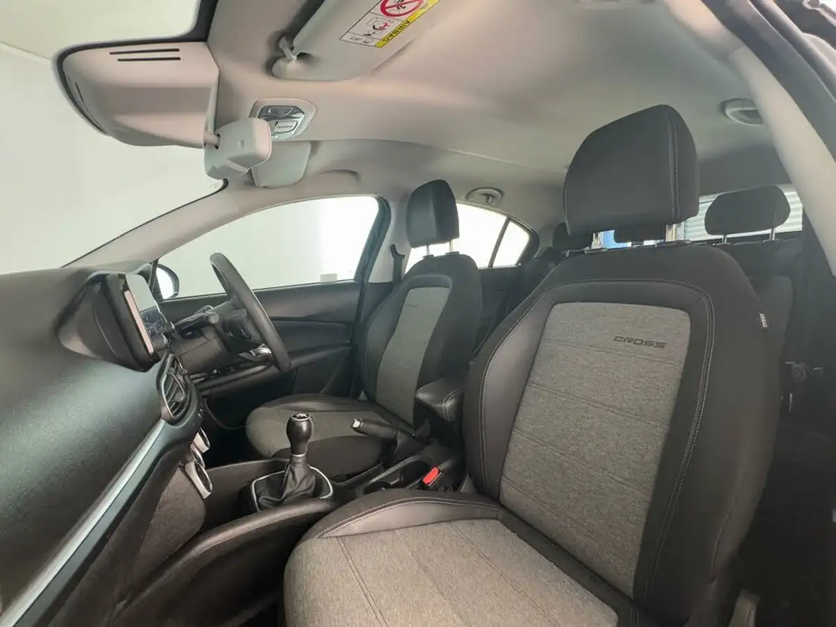2021-fiat-tipo-10-cross-big-32