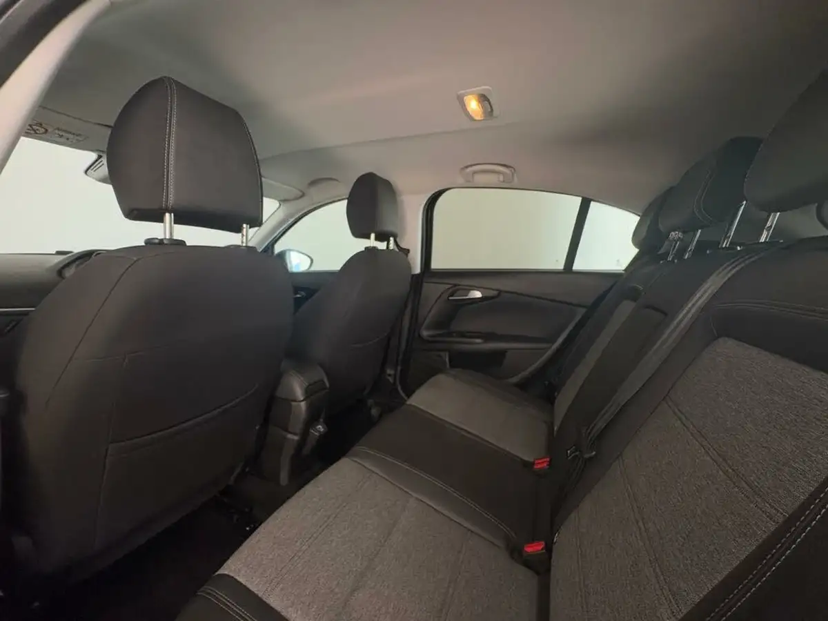 2021-fiat-tipo-10-cross-big-8