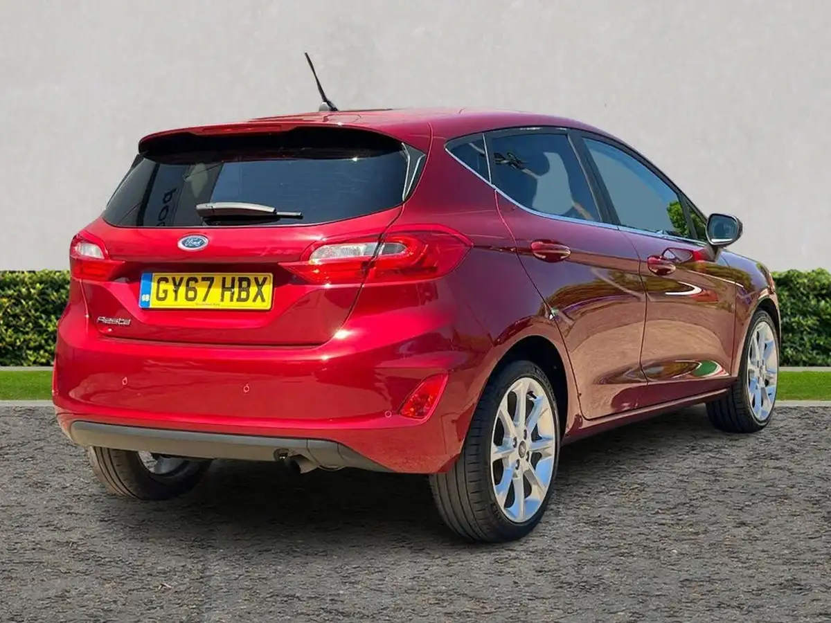 2018-ford-fiesta-10t-titanium-100ps-5d-big-2