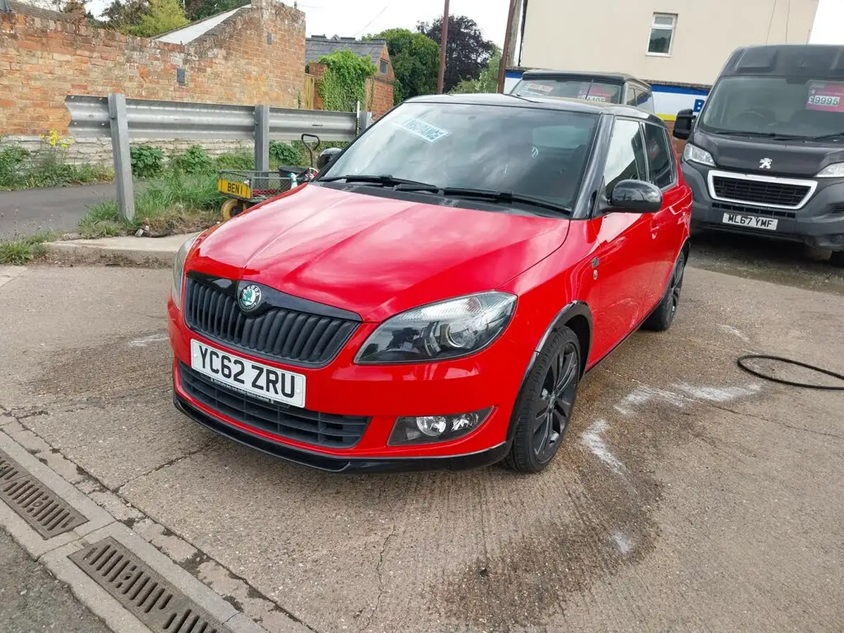 2012-skoda-fabia-12-monte-carlo-12v-70bhp-1198cc-big-2