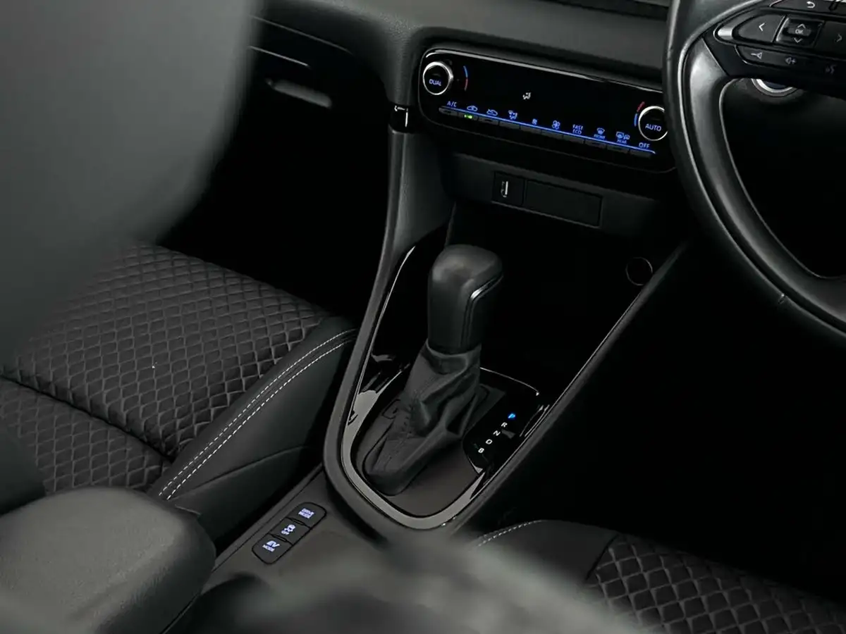 2022-toyota-yaris-15-vvt-i-dynamic-big-34