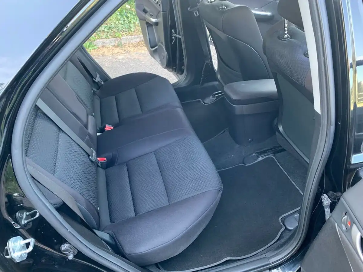 2010-honda-civic-18-es-t-auto-big-27