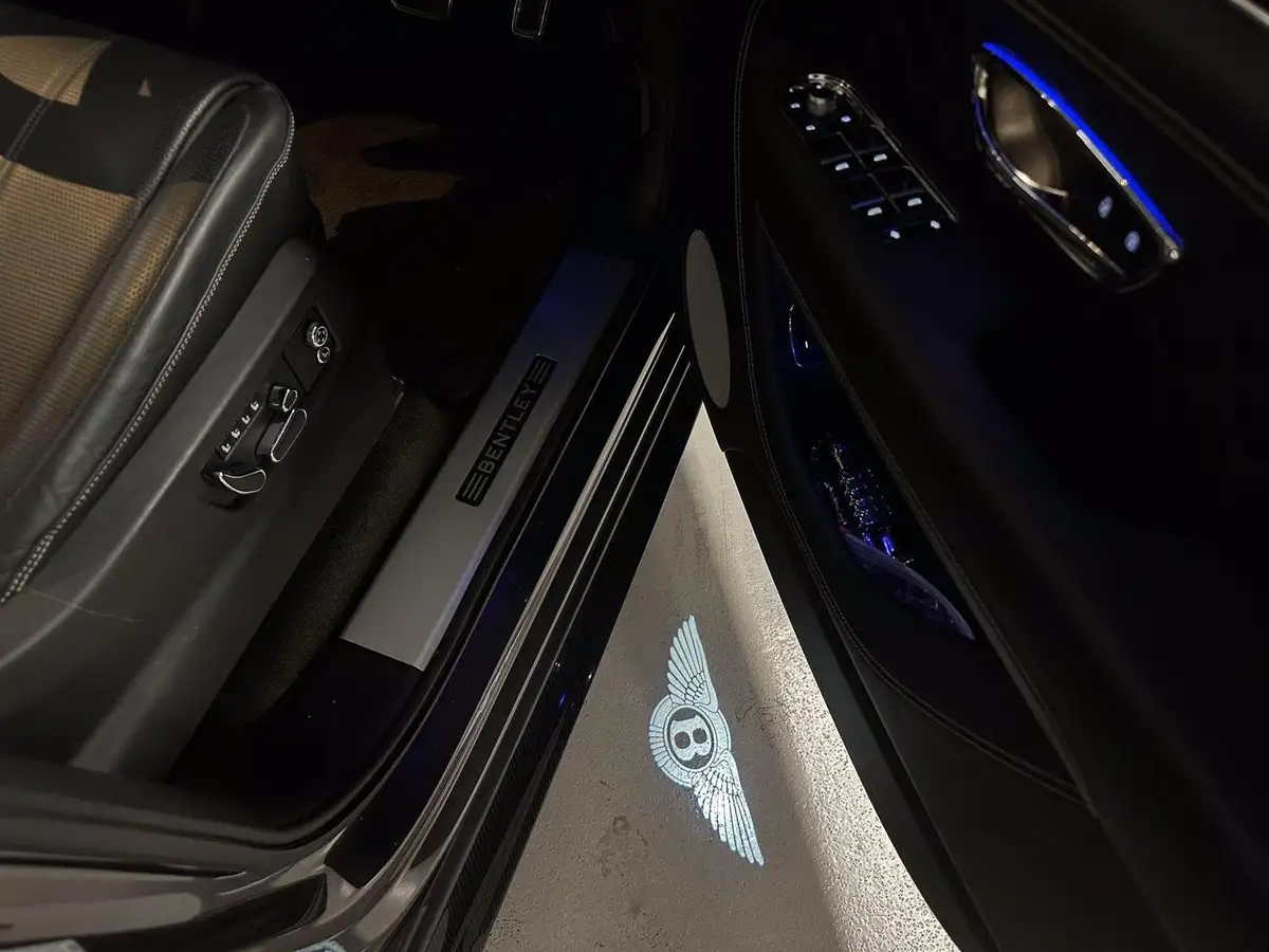 2022-bentley-bentayga-40-v8-big-17