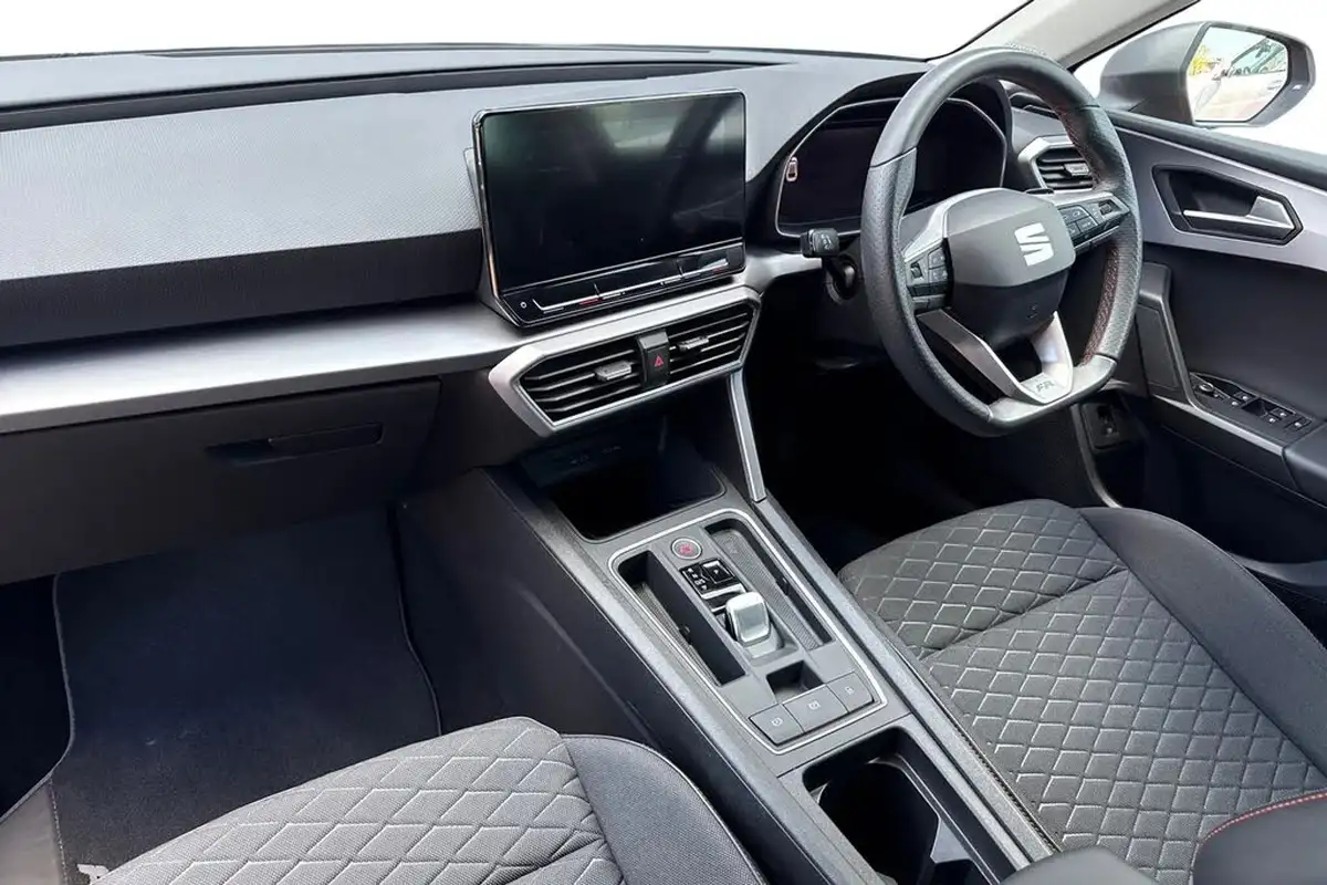 2021-seat-leon-14-e-hybrid-fr-hatchback-big-14