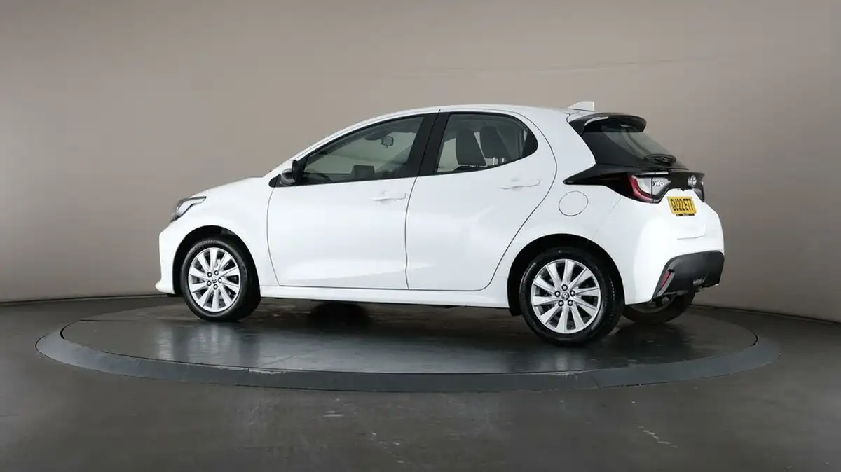 2022-toyota-yaris-15-vvt-i-icon-big-66
