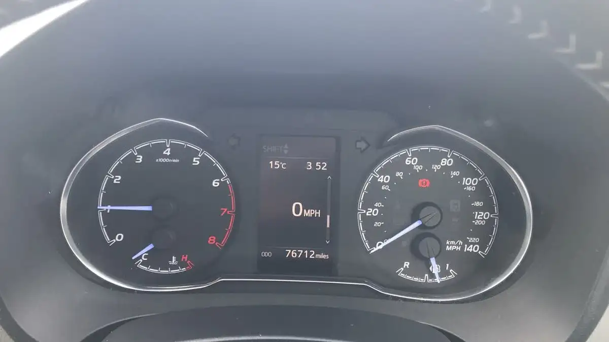 2018-toyota-yaris-15-vvt-i-icon-tech-111bhp-1496cc-big-8