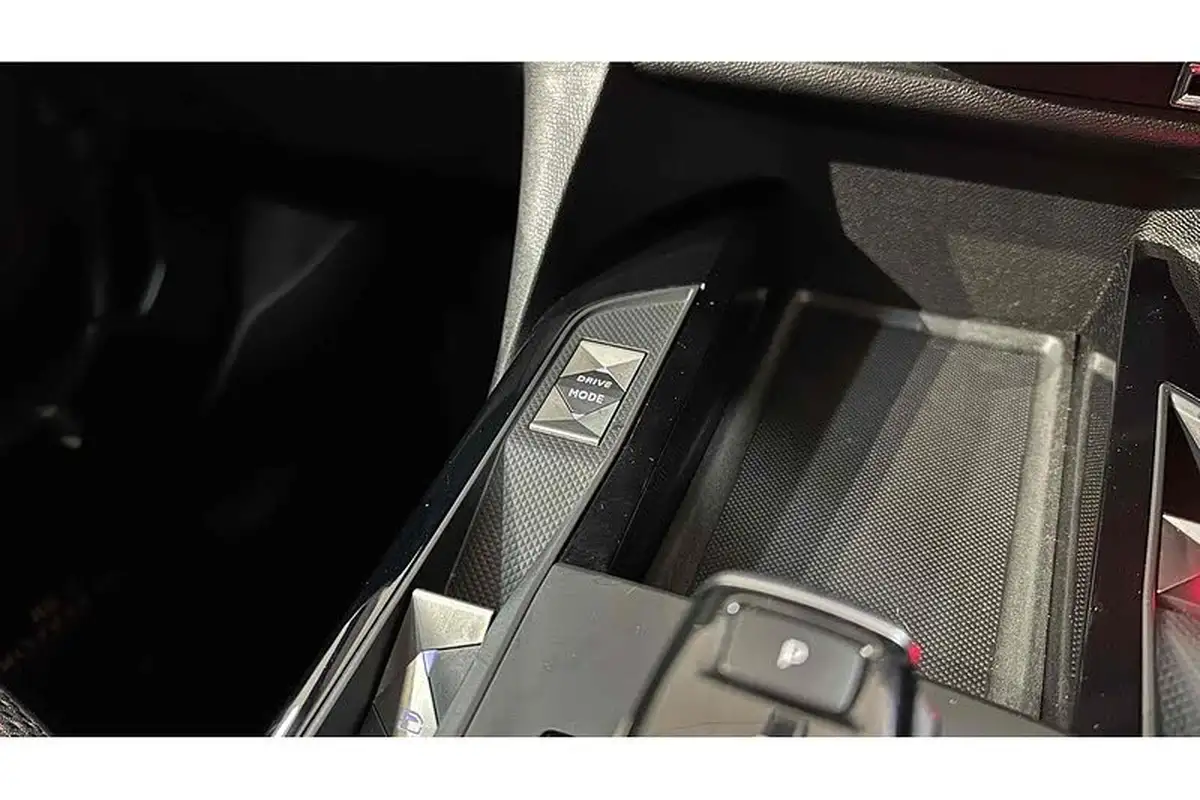 2022-ds-ds-3-crossback-12-puretech-performance-line-130ps-eat8-big-39