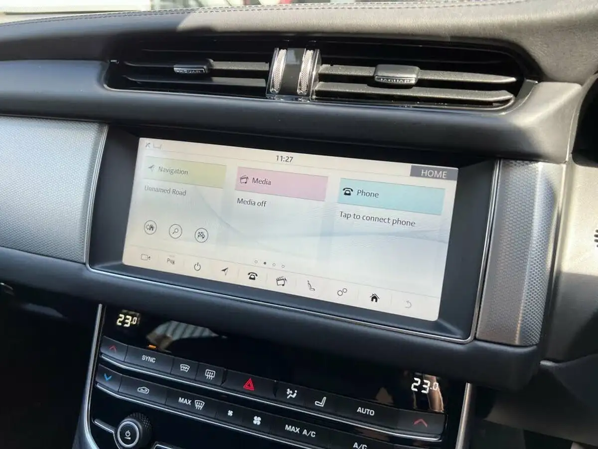 2019-jaguar-xf-20i-portfolio-250ps-sportbrake-5d-big-36