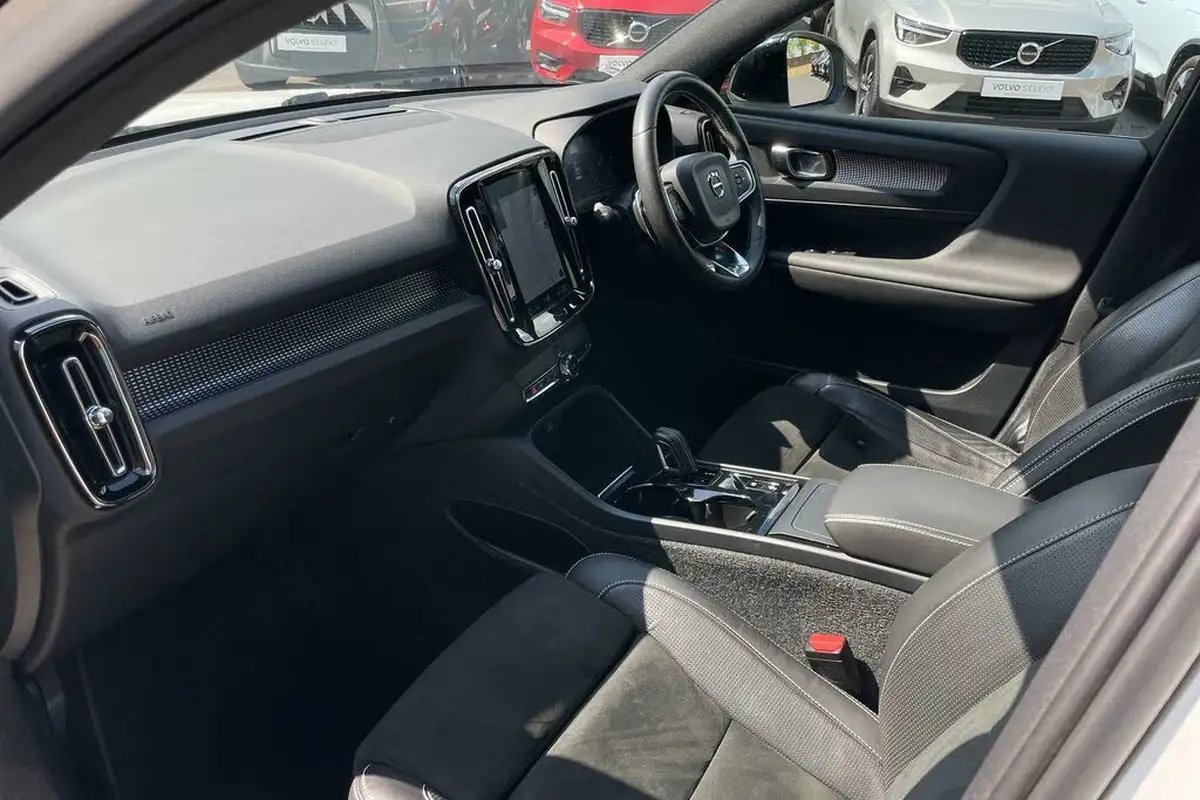 2019-volvo-xc40-20td-d3-r-design-awd-geartronic-big-25