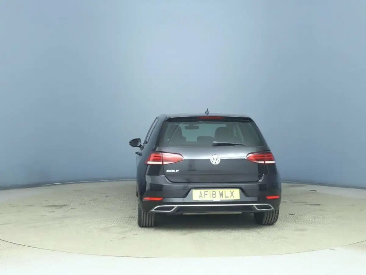 2017-volkswagen-golf-20tdi-gt-bmtss-hatchback-5d-big-5