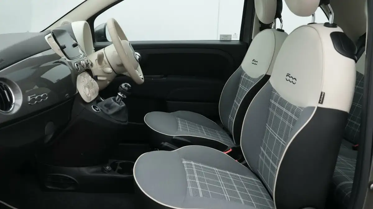 2020-fiat-500-10-lounge-big-14