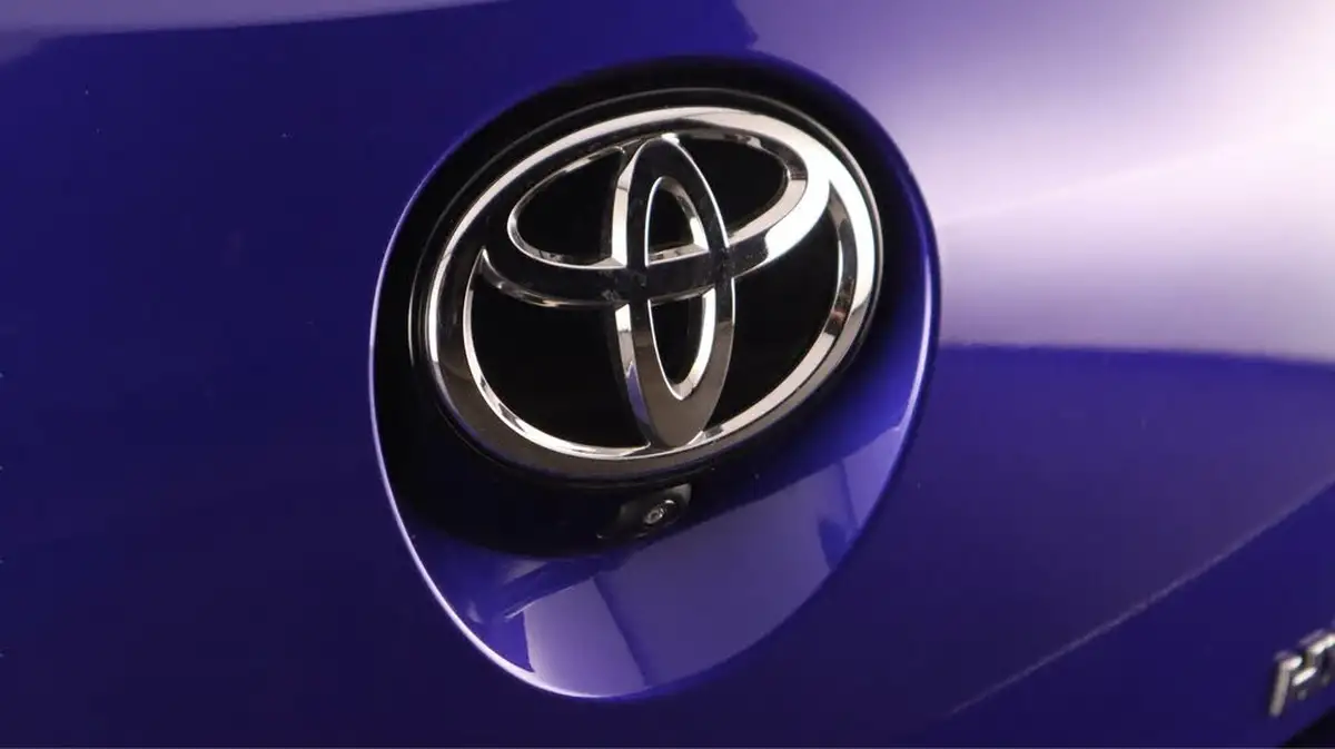 2024-toyota-corolla-18-vvt-i-gr-sport-hatchback-big-20