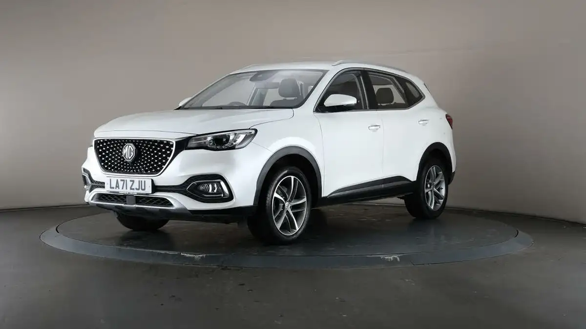 2022-mg-hs-15t-gdi-excite-162ps-big-36