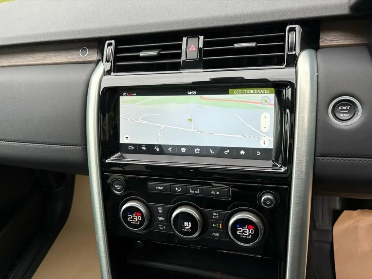 2019-land-rover-discovery-30-sd6-commercial-hse-big-13