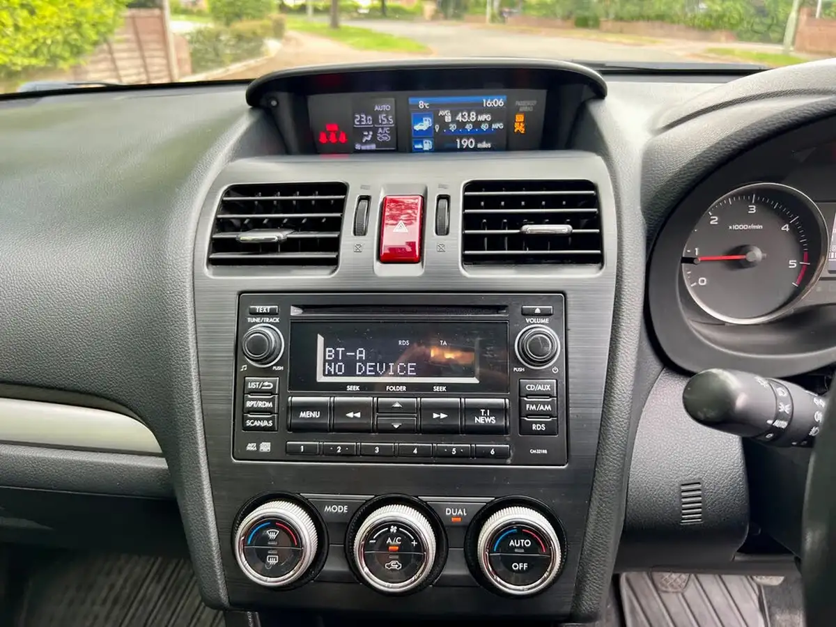 2015-subaru-xv-20td-se-big-20