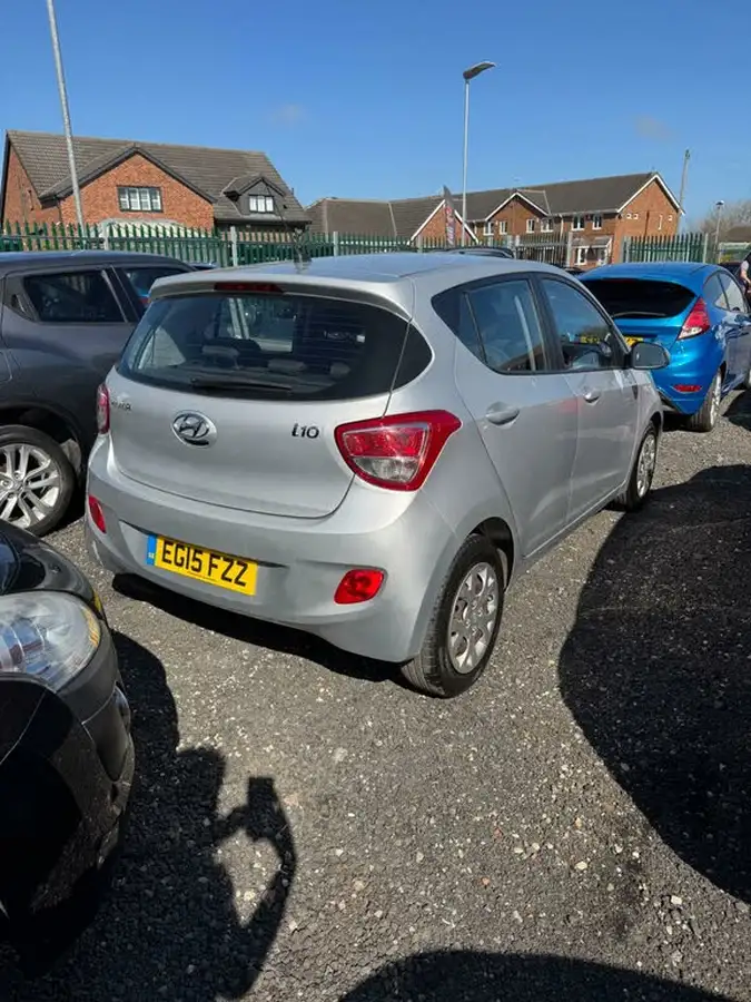 2015-hyundai-i10-12-se-big-22