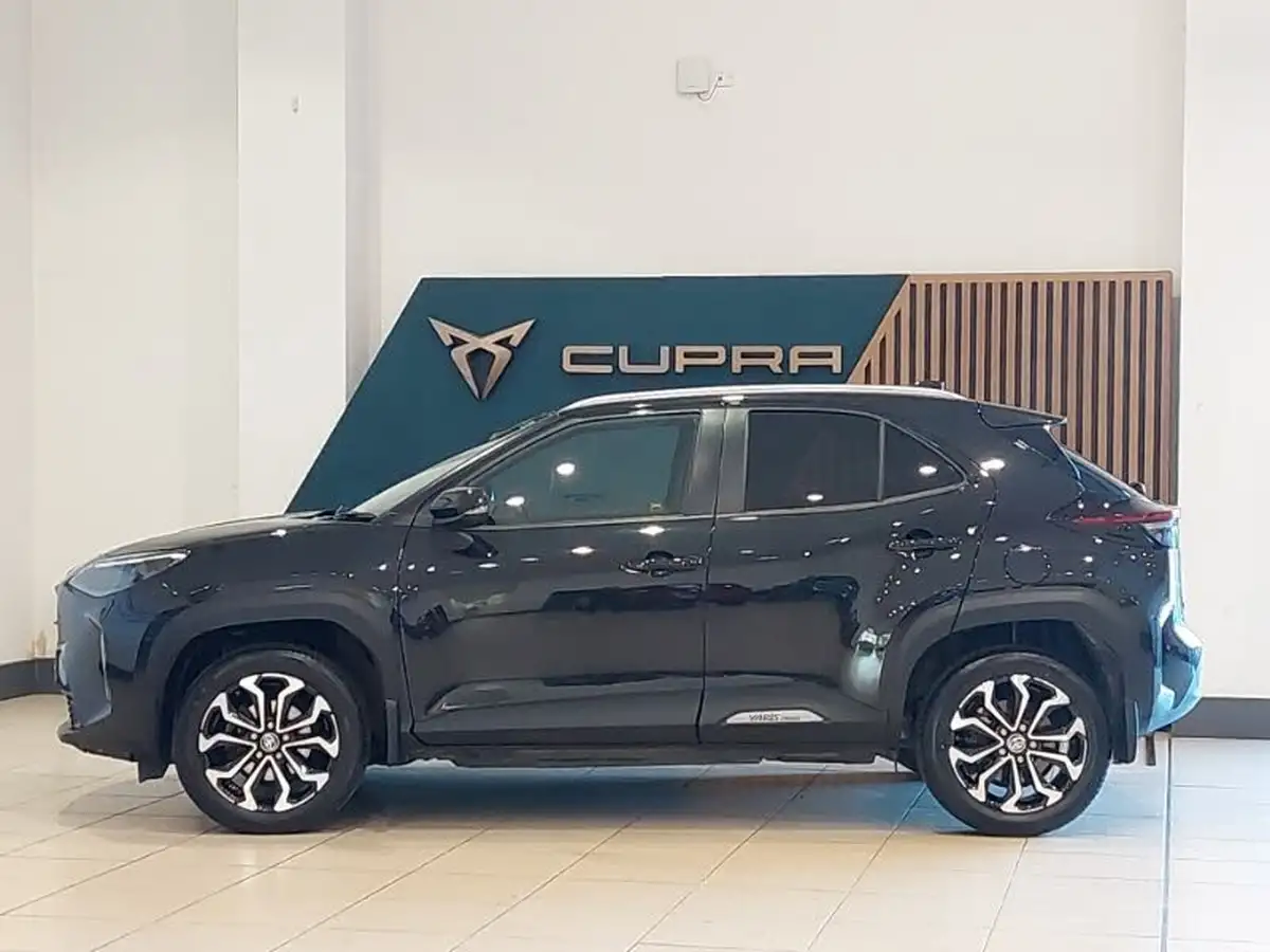 2022-toyota-yaris-cross-15-vvt-i-design-big-3