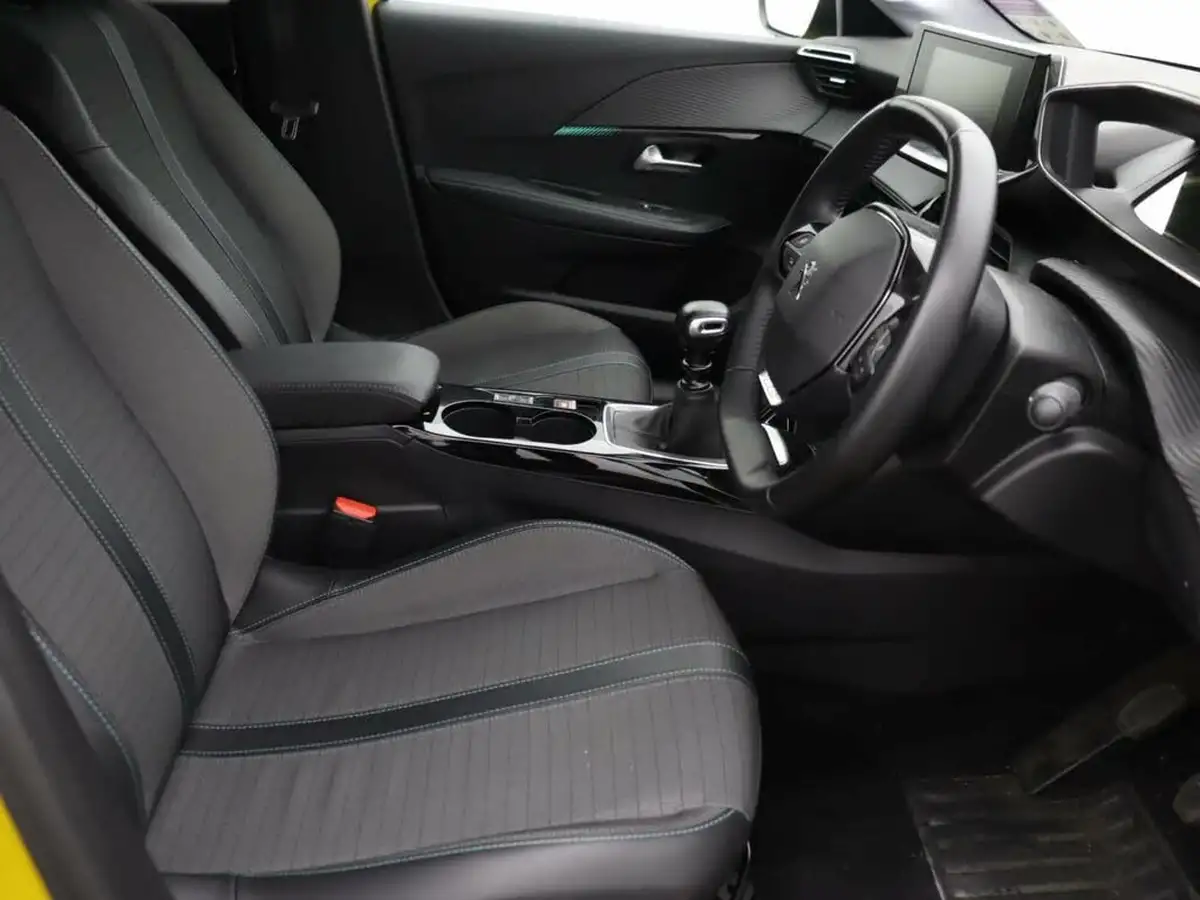 2021-peugeot-208-12-puretech-allure-premium-100bhp-big-13