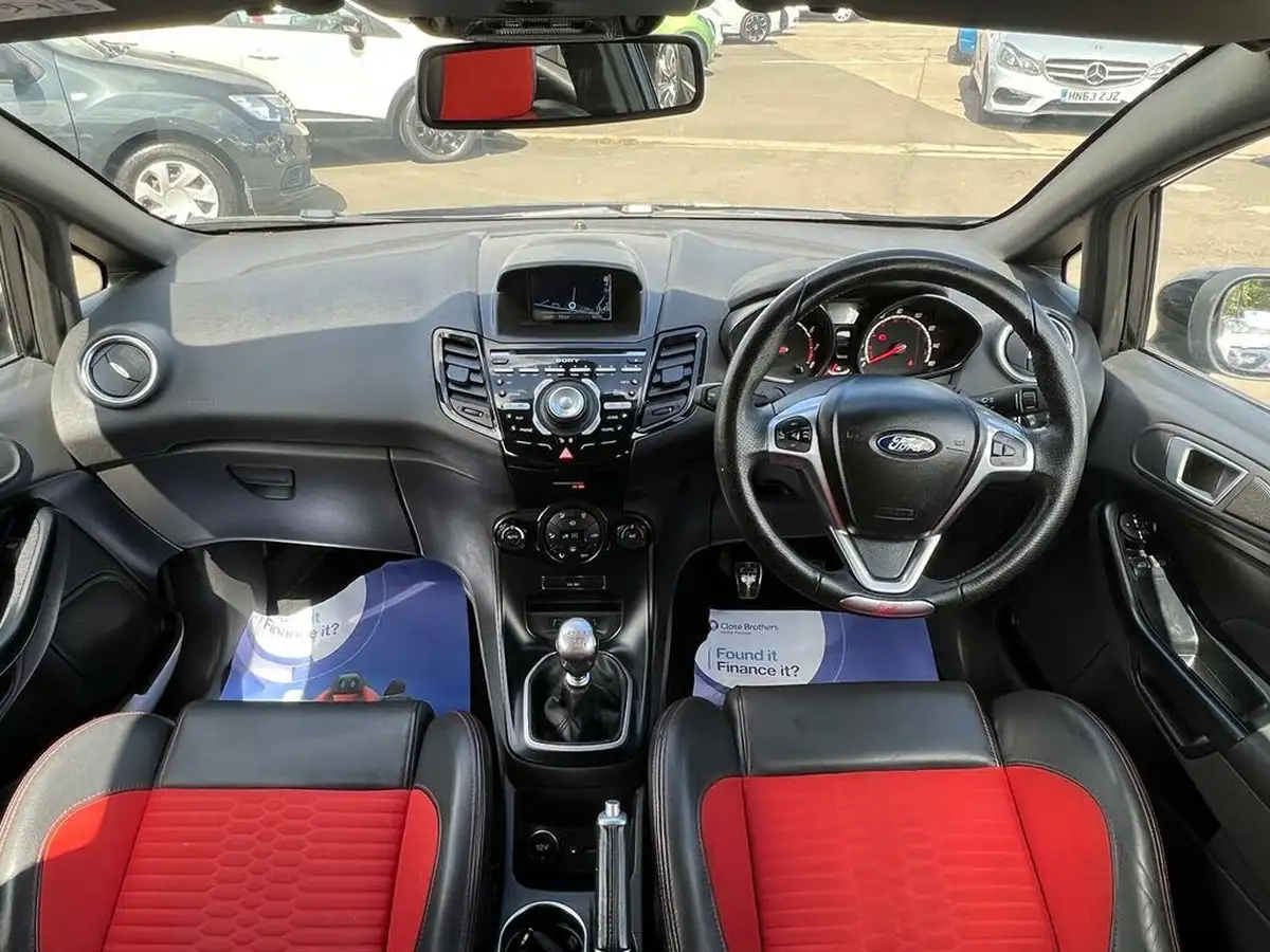 2014-ford-fiesta-16-st-3-big-8