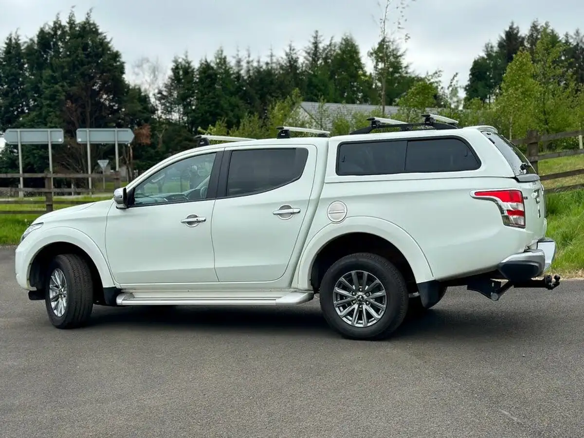 2017-mitsubishi-l200-24di-d-barbarian-178bhp-eu6-big-3