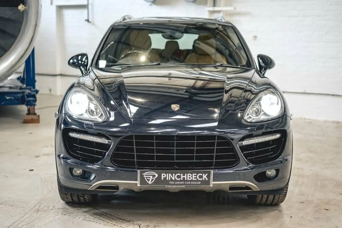 2011-porsche-cayenne-48-turbo-500bhp-awd-auto-big-4