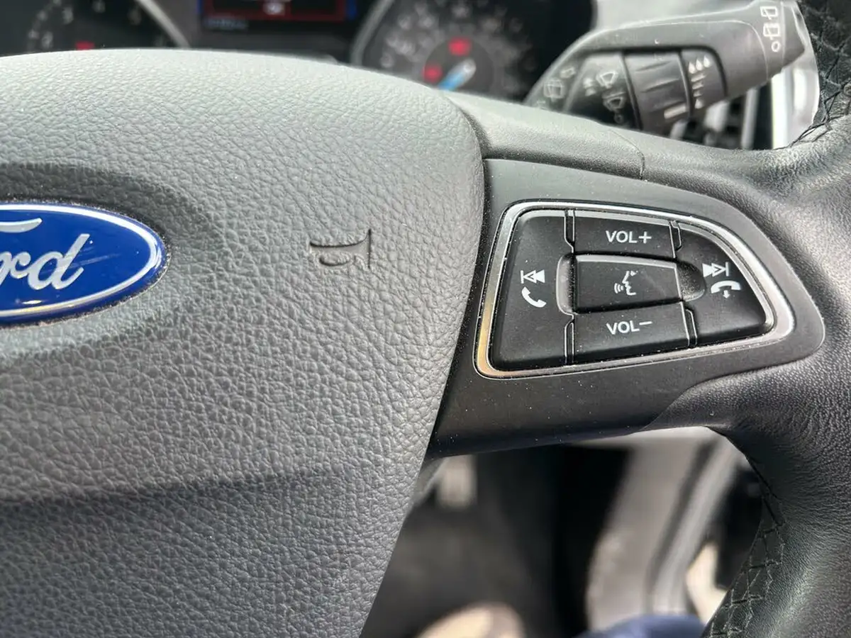 2016-ford-c-max-10-titanium-125ps-big-12