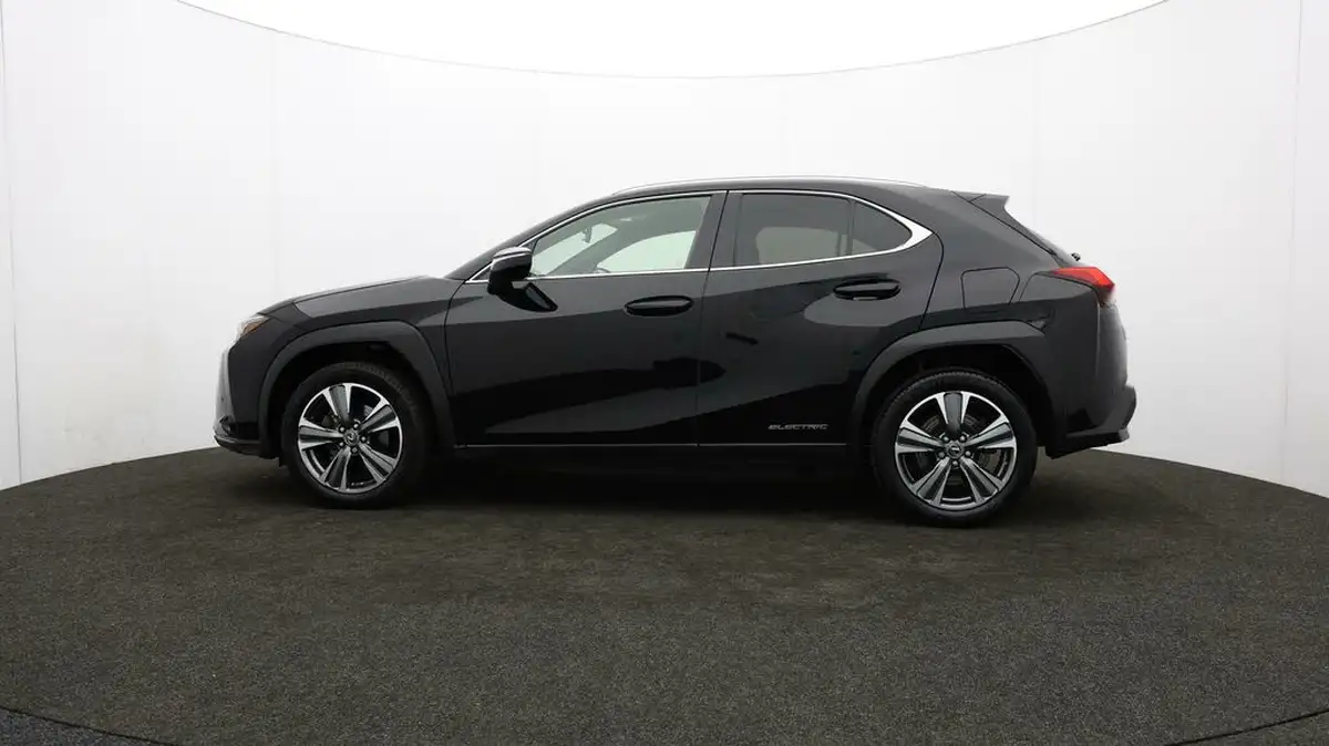 2021-lexus-ux-300e-e-ux-big-73