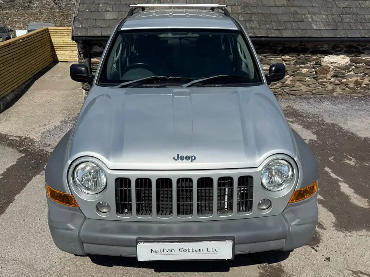 2005-jeep-cherokee-24-sport-big-8