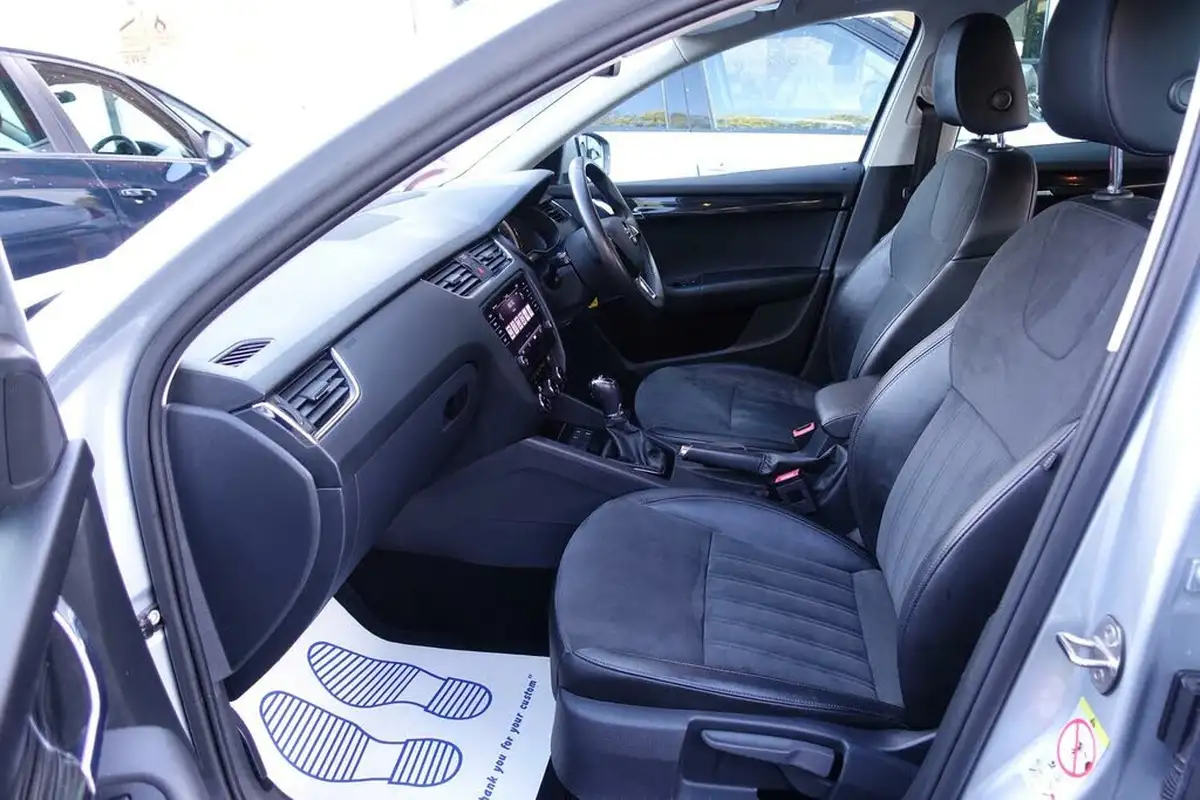 2019-skoda-octavia-16tdi-se-l-estate-dsg-big-15