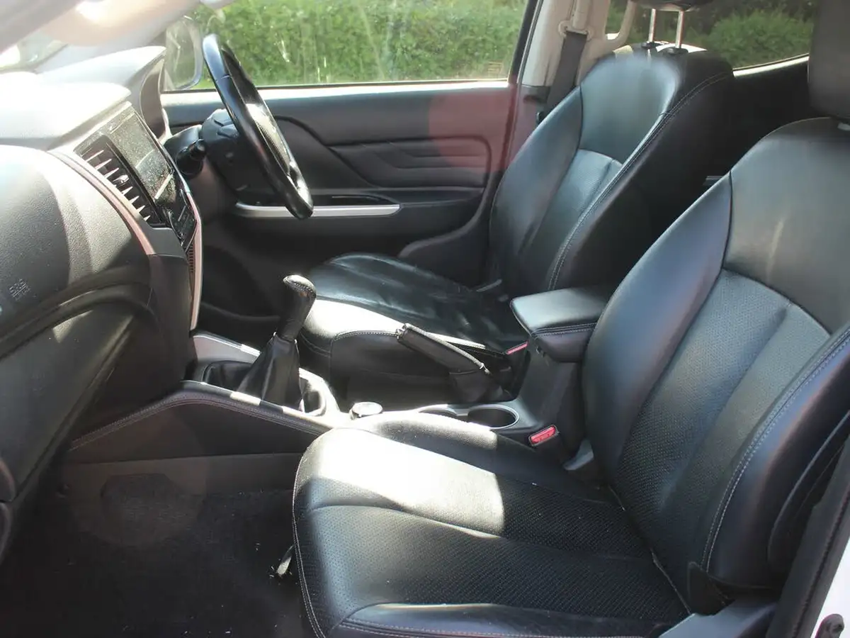 2021-mitsubishi-l200-22di-d-barbarian-big-14