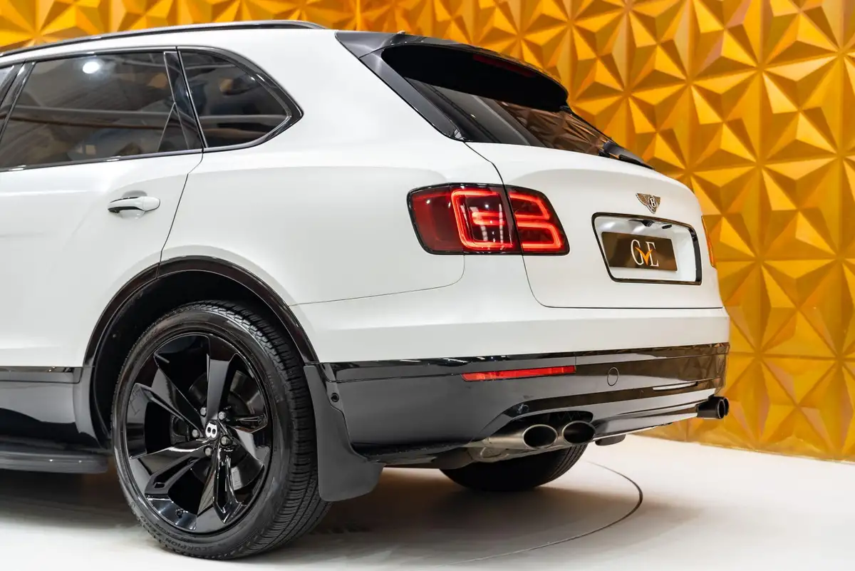 2018-bentley-bentayga-60-w12-big-31