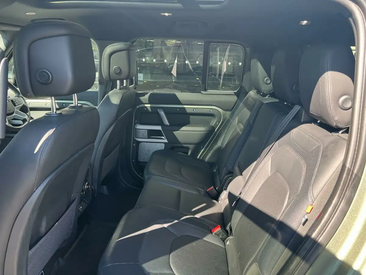 2023-land-rover-130-defender-30-p300-x-dynamic-hse-big-17