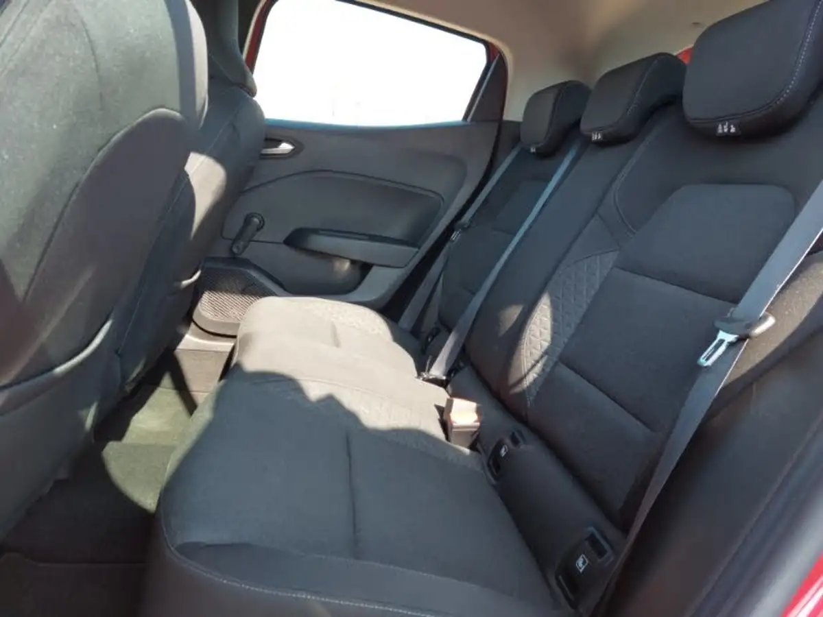 2021-renault-clio-10-sce-play-75bhp-big-5