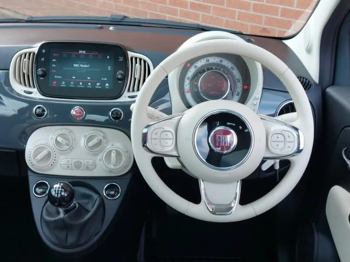2022-fiat-500-10-dolcevita-big-6