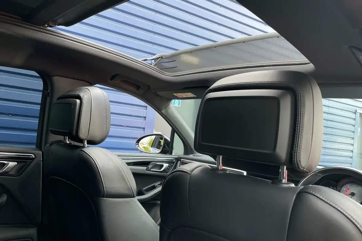 2020-porsche-macan-30-s-big-21
