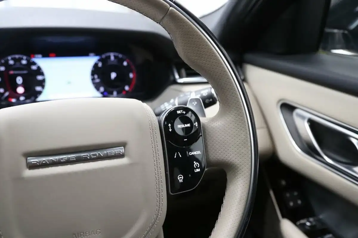 2019-land-rover-range-rover-velar-20-d240-r-dynamic-hse-big-48