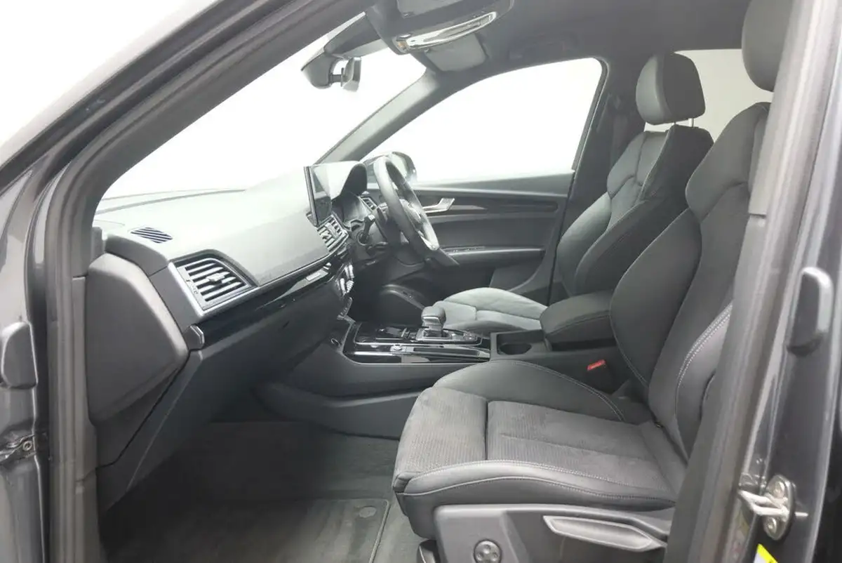 2024-audi-q5-20-45-tfsi-black-edition-station-wagon-big-11
