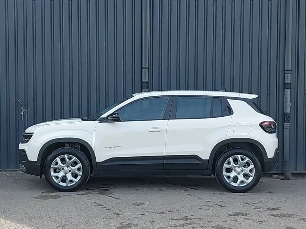 2024-jeep-avenger-12-gse-altitude-big-3