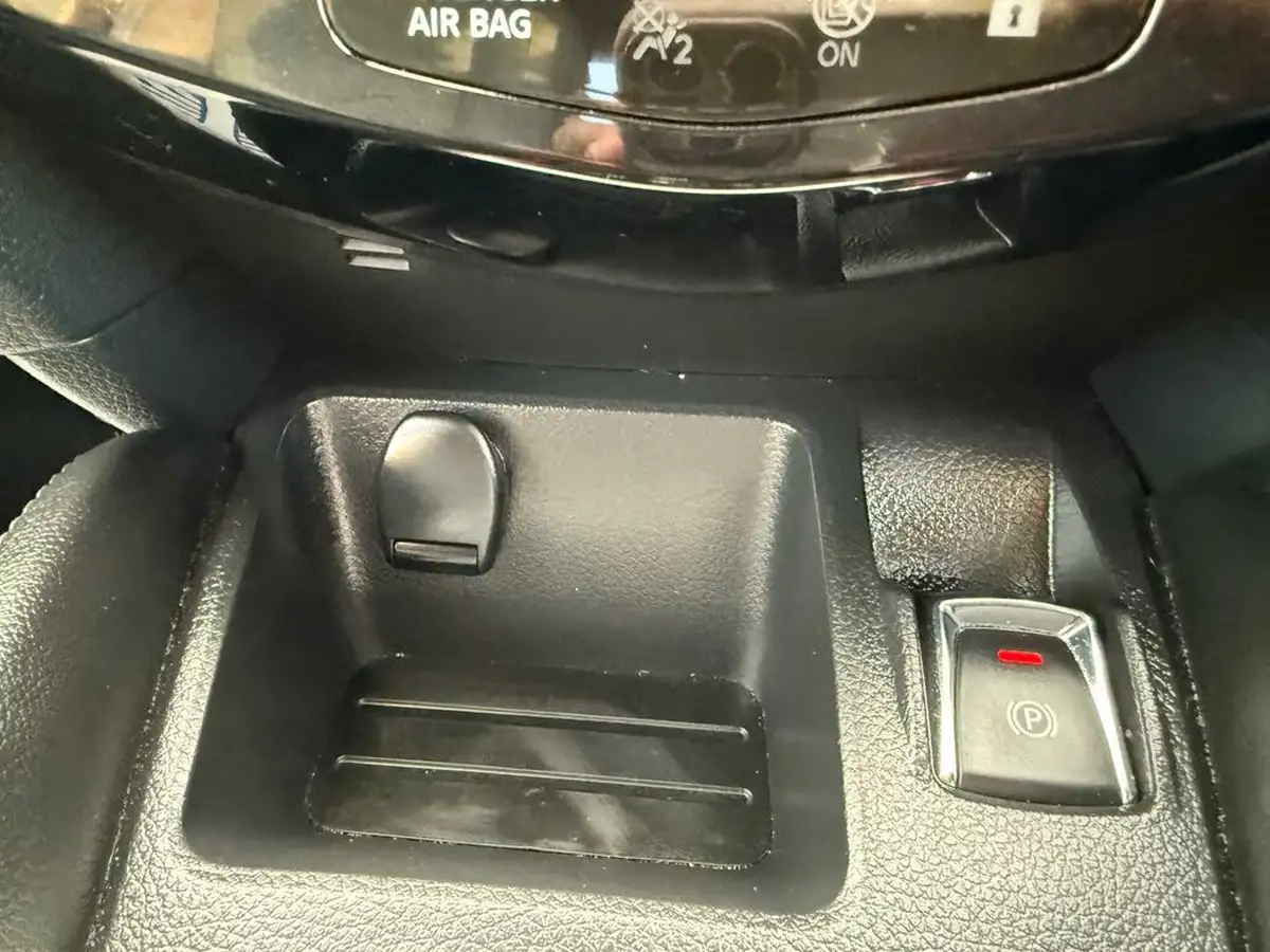 2015-nissan-qashqai-16-tekna-big-47