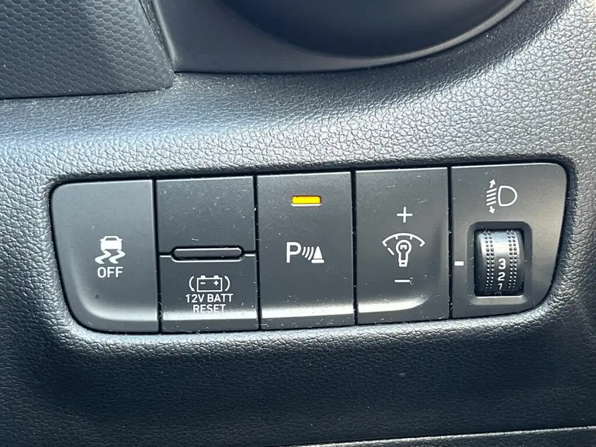 2022-hyundai-kona-16-gdi-premium-big-26