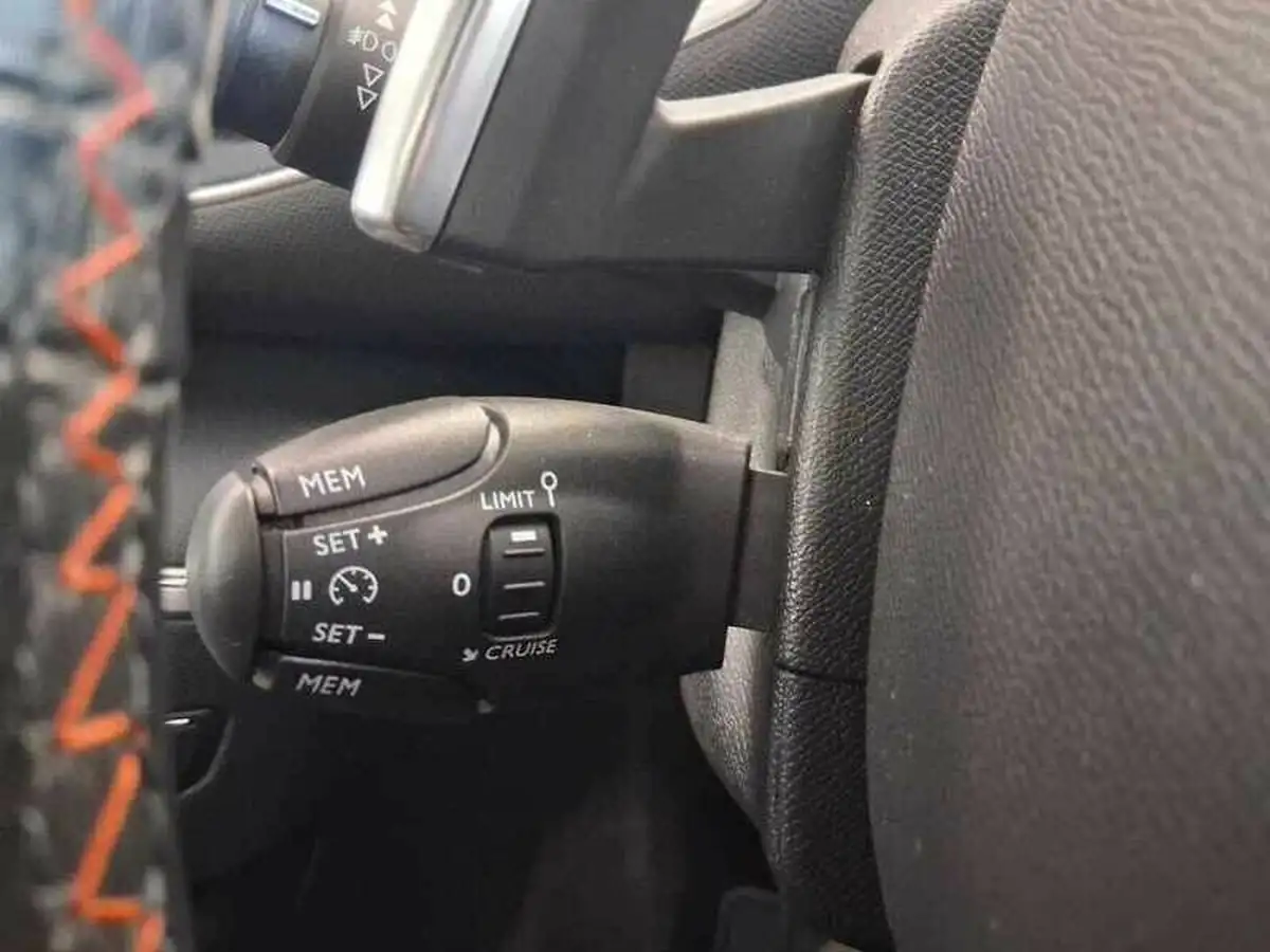 2019-peugeot-308-15-bluehdi-gt-line-eat8-big-21
