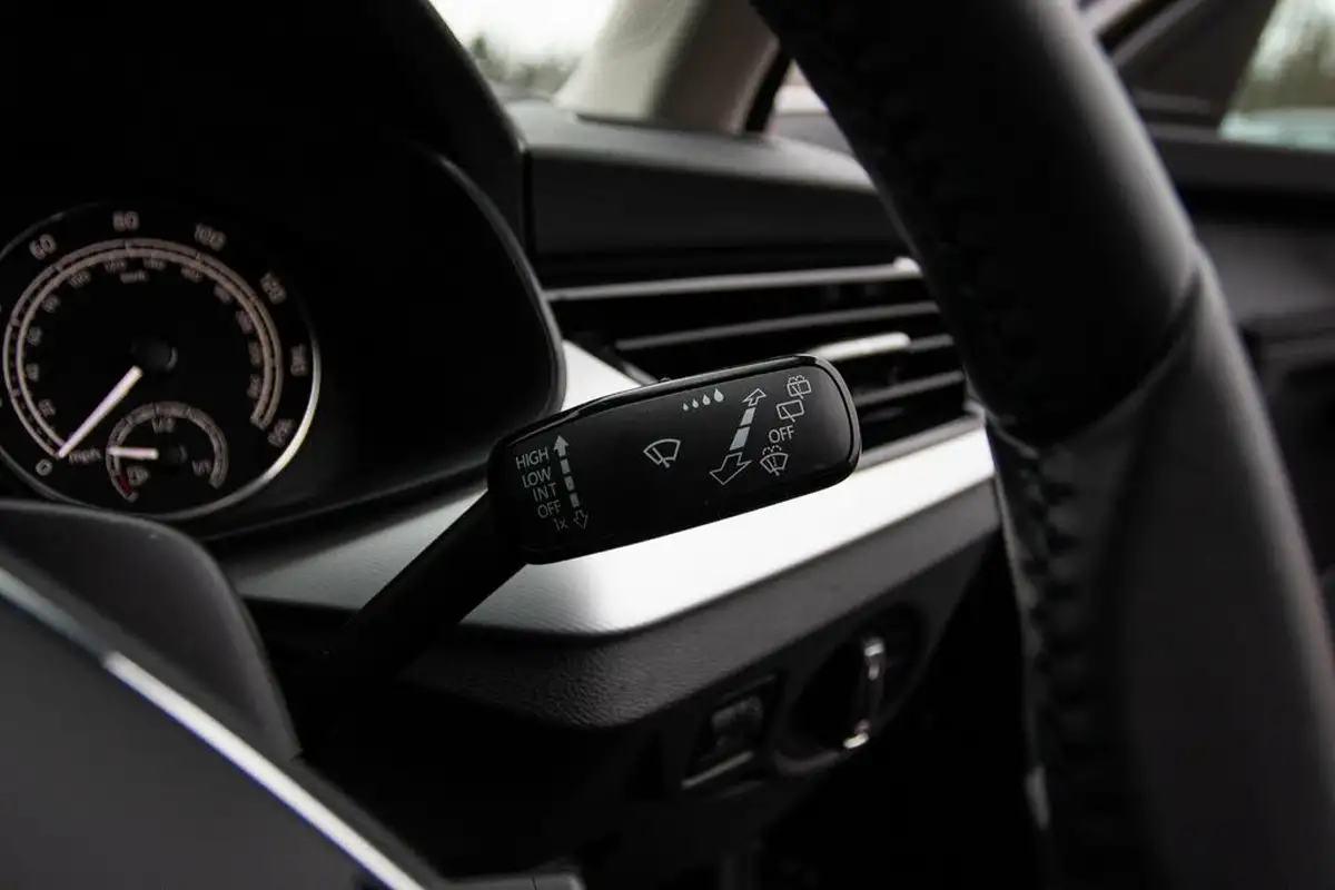 2023-skoda-scala-10-tsi-se-technology-95ps-big-19